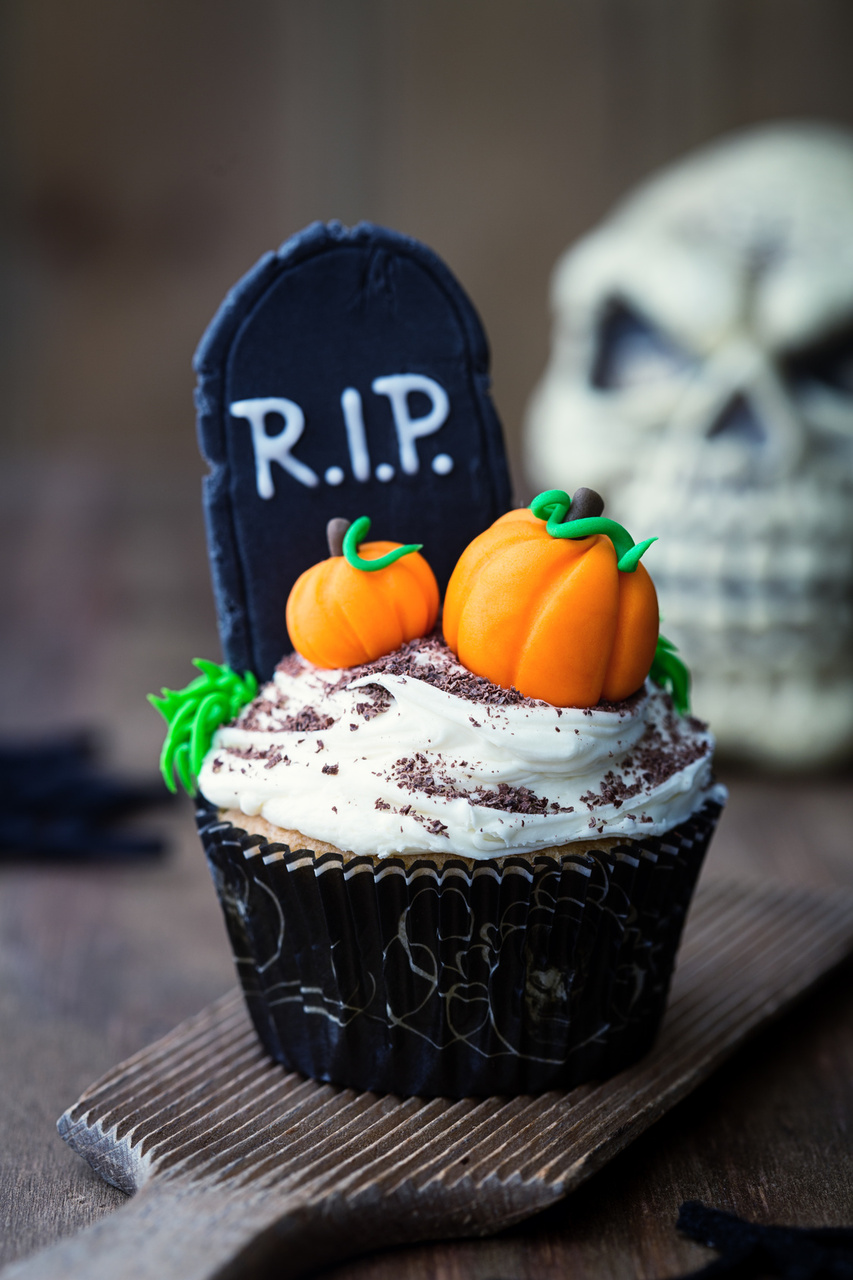 Halloween Cupcake Ideas - Graveyard Cupcakes
